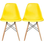 Set di 2 sedie da pranzo moderne di metà secolo senza braccioli con seduta in plastica e gambe in legno naturale tipo Eiffel, rosse